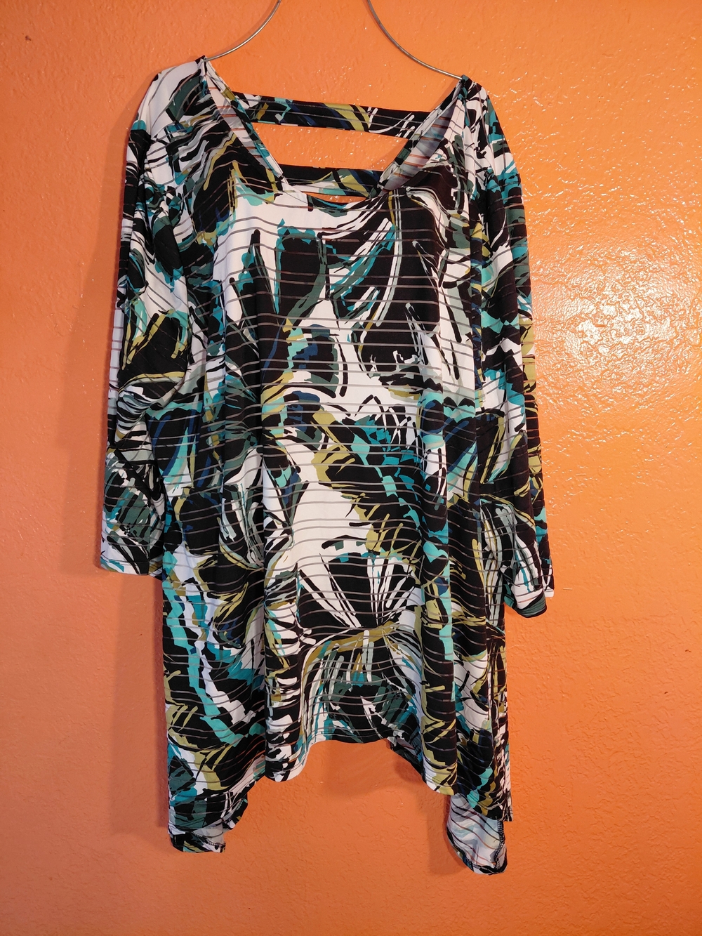 NEW DIRECTION CURVY Abstract Floral Stripe Tunic - Teal, Black & White